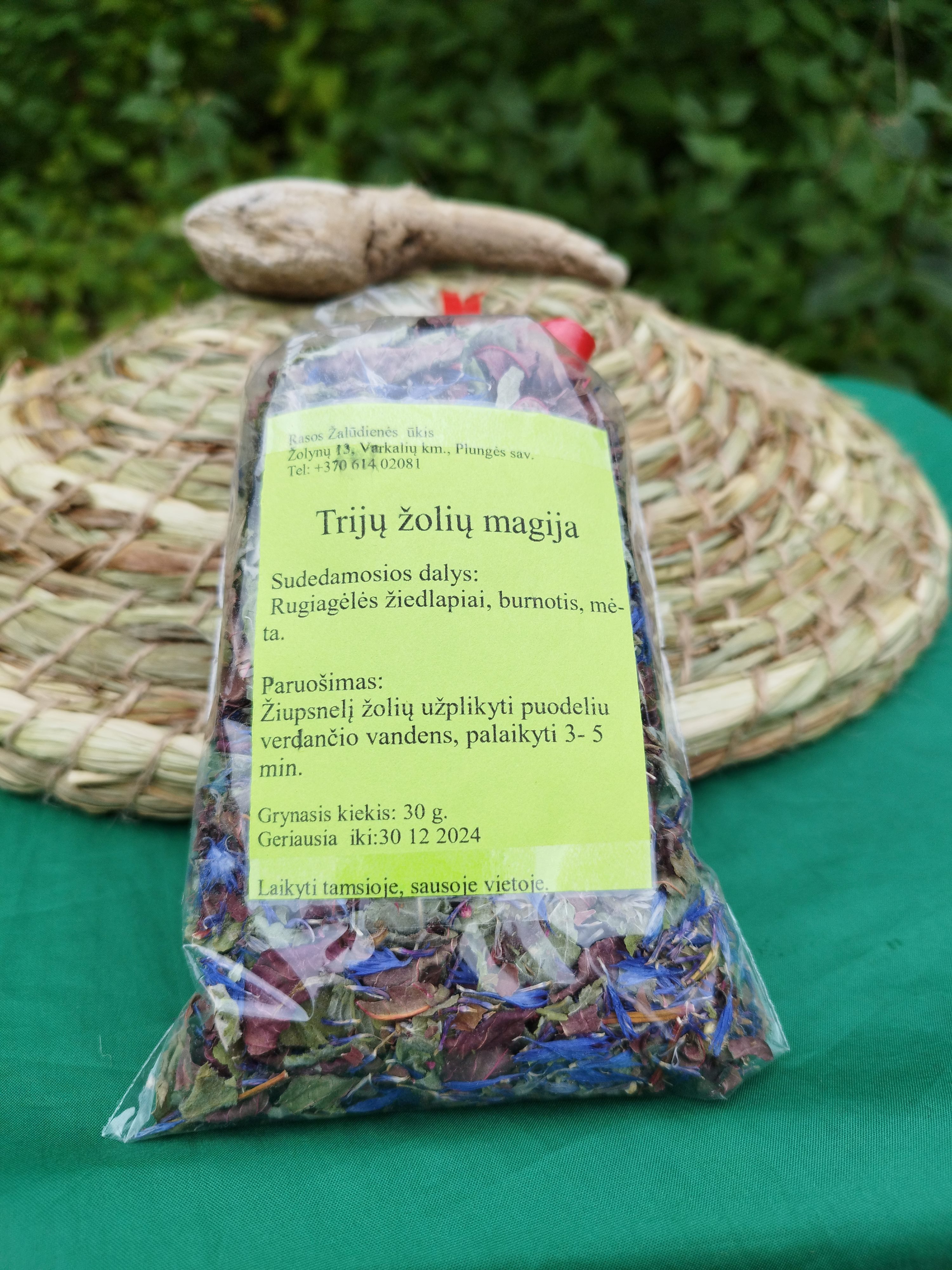 "Trijų žolių magija"